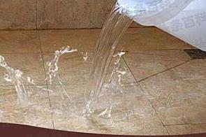 施秉漏水维修 免砸砖防水材料该如何施工